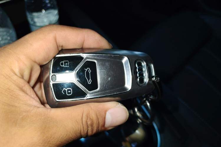 Used Audi A4L 2023 40 TFSI Luxury Dynamic Model Vehicle Key