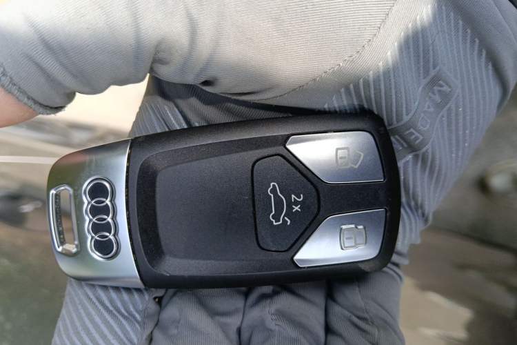 Used Audi A4L 2023 40 TFSI Luxury Dynamic Model Vehicle Key