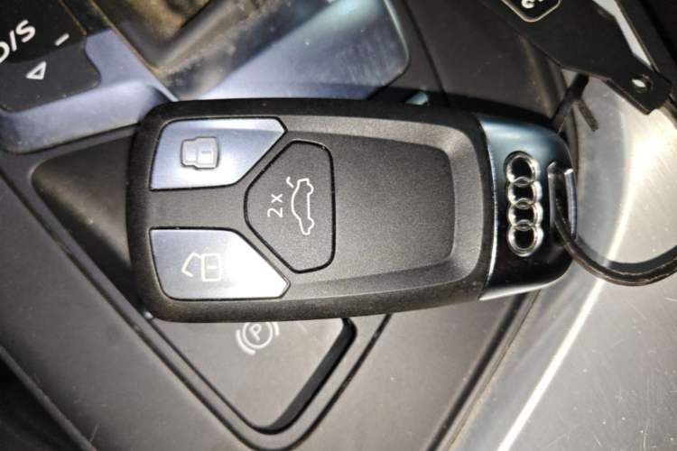 Used Audi A4L 2023 40 TFSI Fashion Dynamic Model Vehicle Key