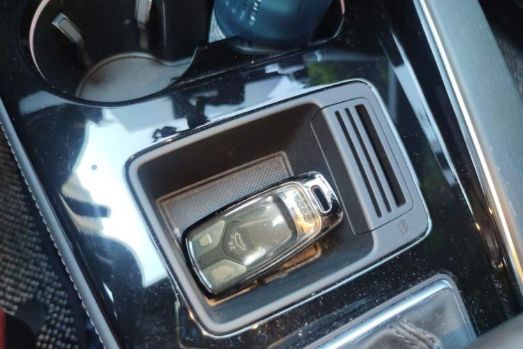 Used Audi A4L 2023 40 TFSI Luxury Dynamic Model Vehicle Key