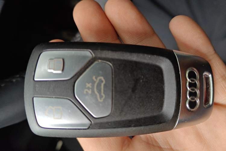 Used Audi A4L 2023 40 TFSI Luxury Dynamic Model Vehicle Key