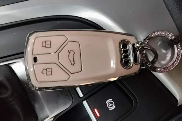 Used Audi A4L 2023 40 TFSI Fashion Dynamic Model Vehicle Key
