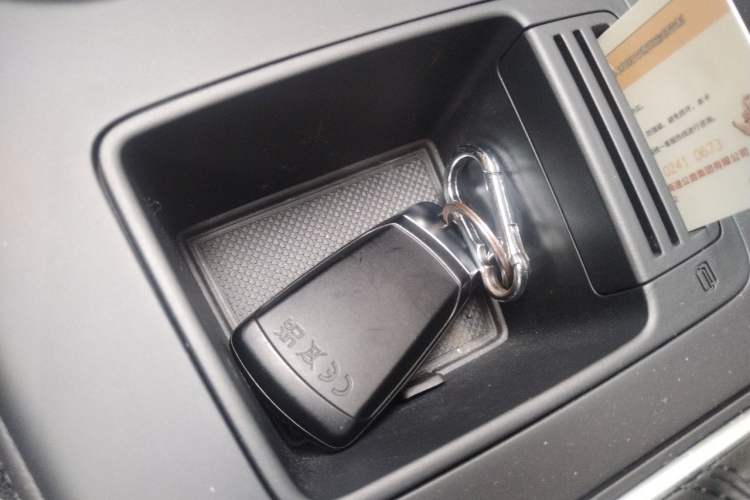 Used Audi A4L 2023 40 TFSI Fashionable and Elegant Version Vehicle Key