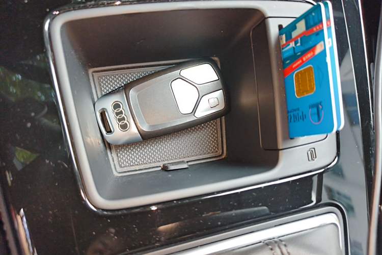 Used Audi A4L 2023 40 TFSI Luxury Dynamic Model Vehicle Key