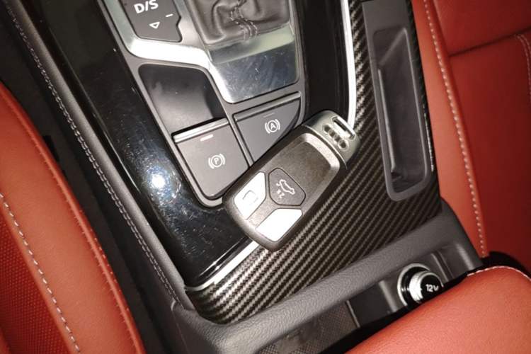Used Audi A4L 2023 40 TFSI Luxury Dynamic Model Vehicle Key