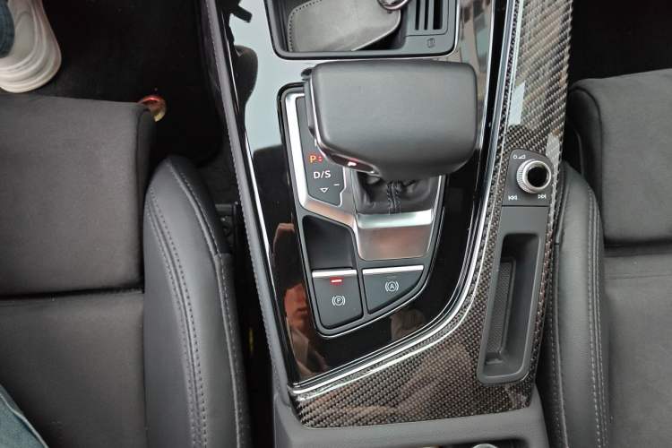 Used Audi A4L 2023 45 TFSI quattro Prestige Dynamic Edition Gear Lever