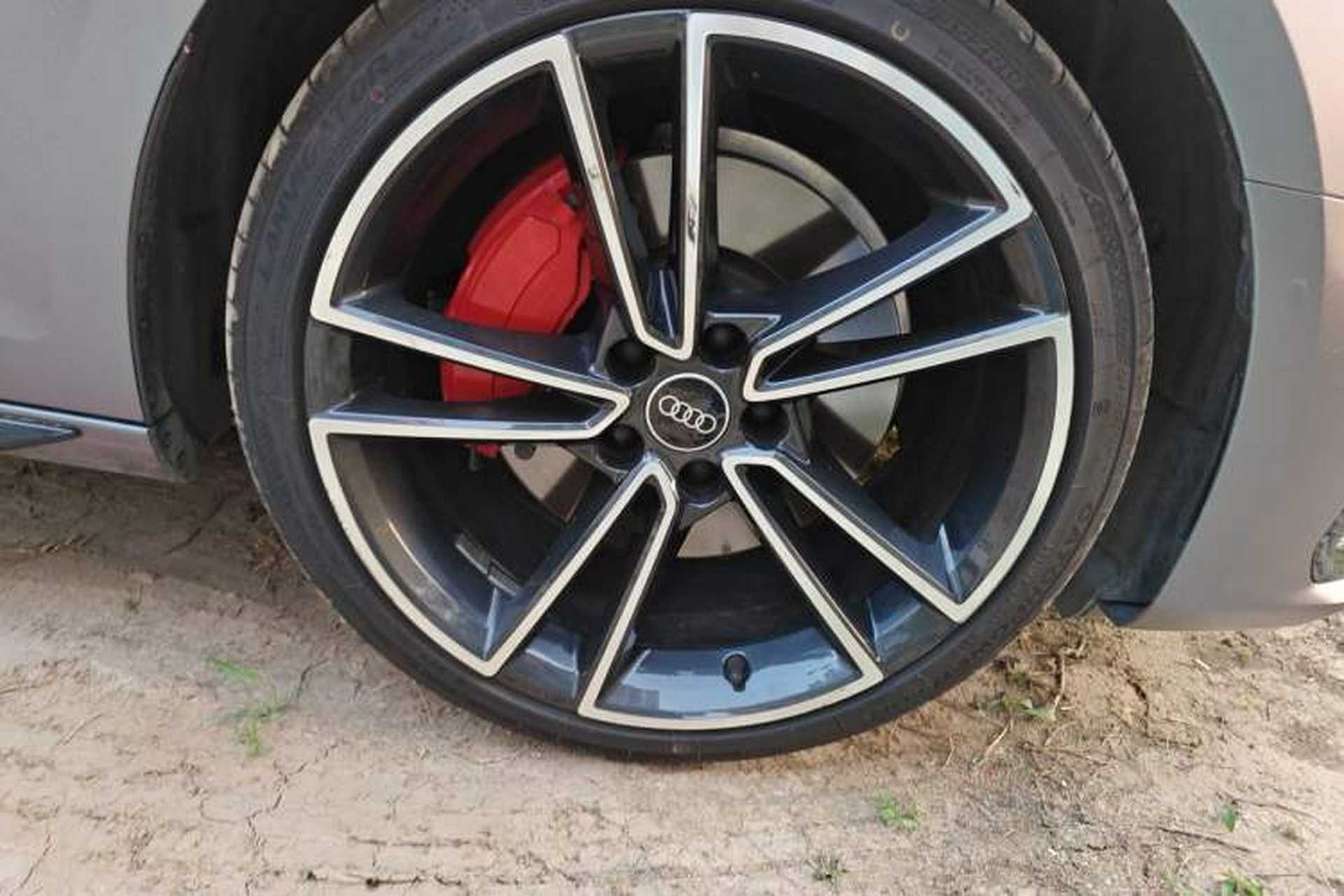 Used Audi A4L 2023 45 TFSI quattro Prestige Dynamic Edition Right Front Wheel Hub