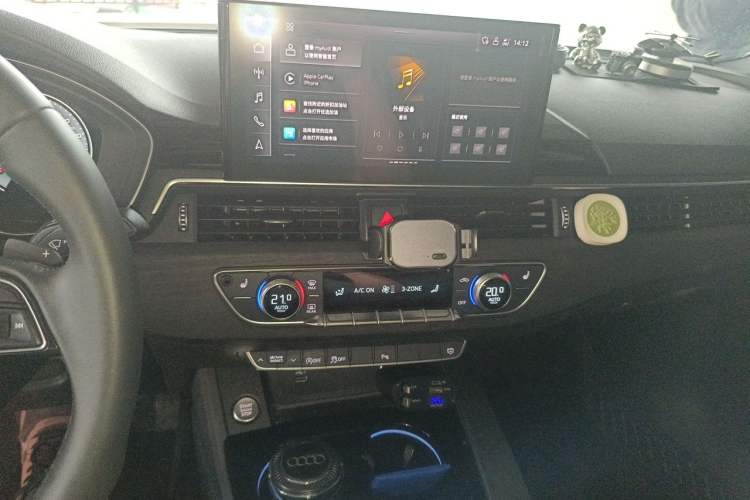 Used Audi A4L 2023 40 TFSI Luxury Dynamic Model Audio And AC Panel