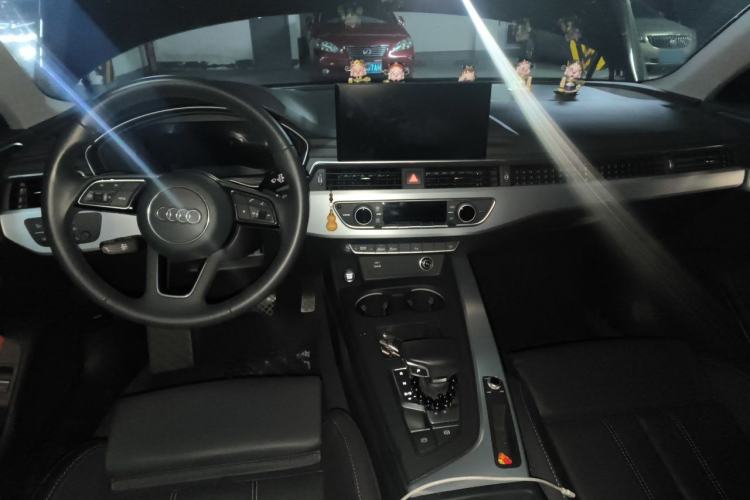 Used Audi A4L 2023 40 TFSI Fashion Dynamic Model Center Console