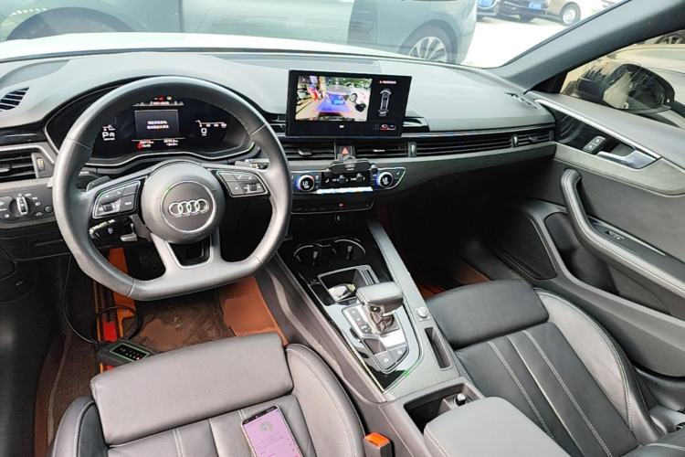 Used Audi A4L 2023 40 TFSI Luxury Dynamic Model Center Console