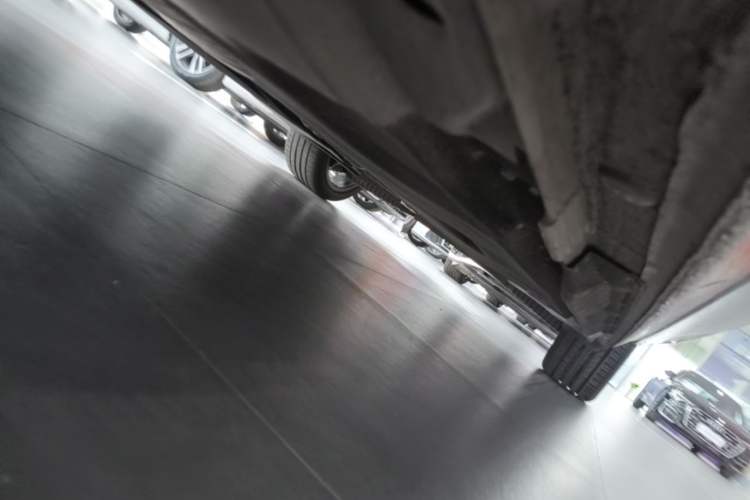 Used Audi A4L 2023 40 TFSI Luxury Dynamic Model Chassis Front Left