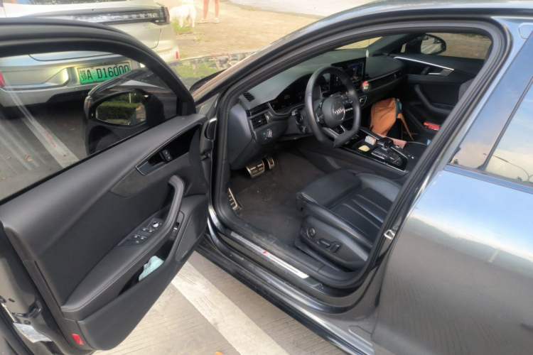 Used Audi A4L 2023 40 TFSI Bang & Olufsen Starry Night Edition Driver Seat