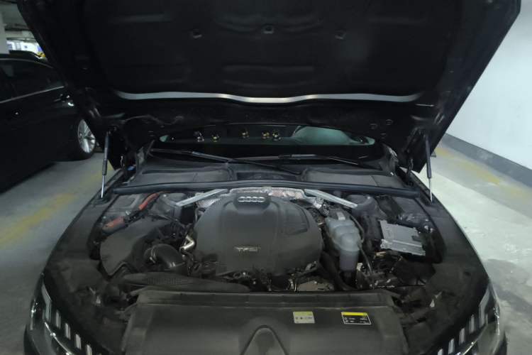 Used Audi A4L 2023 40 TFSI Fashion Dynamic Model Engine Bay