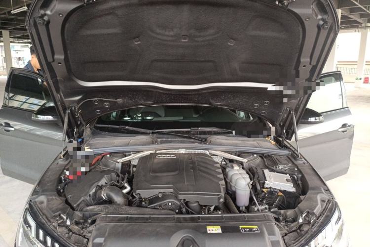 Used Audi A4L 2023 40 TFSI Luxury Dynamic Model Engine Bay