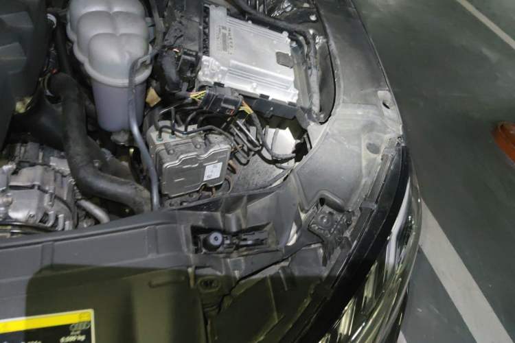 Used Audi A4L 2023 40 TFSI Luxury Dynamic Model Engine Bay Left