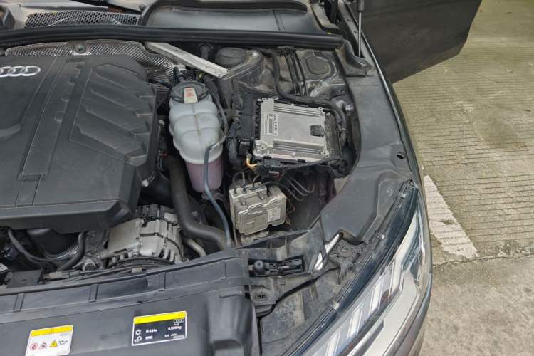 Used Audi A4L 2023 40 TFSI Luxury Dynamic Model Engine Bay Left
