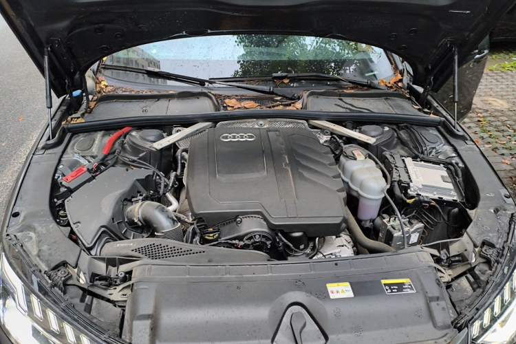 Used Audi A4L 2023 40 TFSI Luxury Dynamic Model Engine Bay