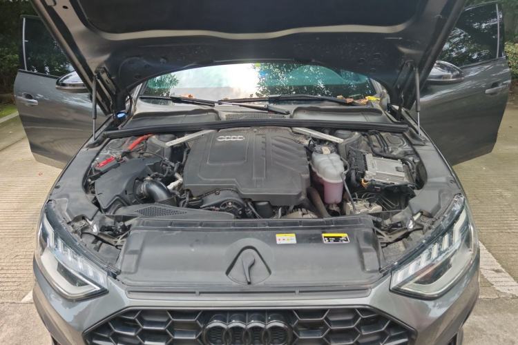 Used Audi A4L 2023 40 TFSI Luxury Dynamic Model Engine Bay