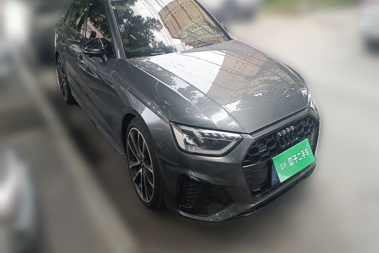 Used Audi A4L 2023 40 TFSI quattro Luxury Dynamic Edition Front Right 45 Deg