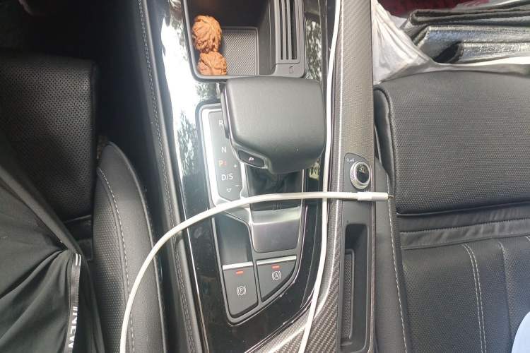 Used Audi A4L 2023 40 TFSI quattro Luxury Dynamic Edition Gear Lever