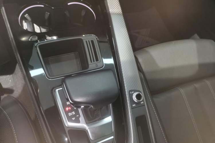 Used Audi A4L 2023 40 TFSI quattro Luxury Dynamic Edition Gear Lever