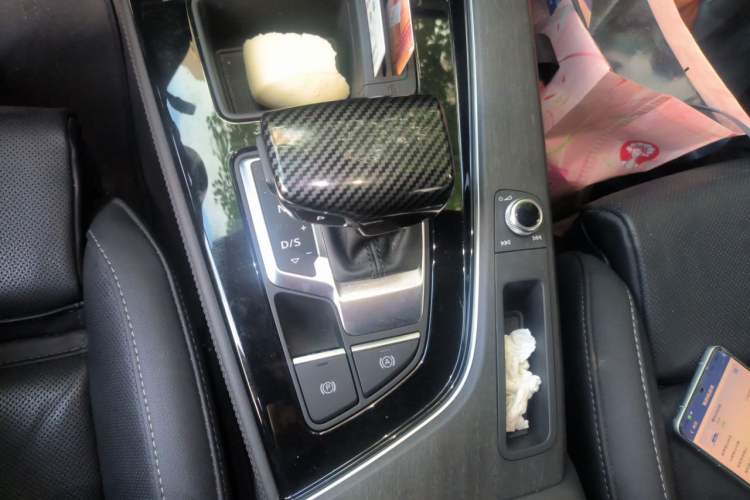 Used Audi A4L 2023 40 TFSI Bang & Olufsen Starry Night Edition Gear Lever