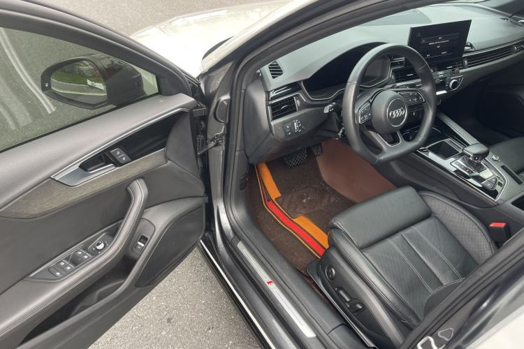 Used Audi A4L 2023 40 TFSI Luxury Dynamic Model Interior 4