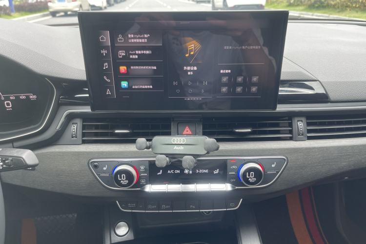 Used Audi A4L 2023 40 TFSI Luxury Dynamic Model Interior 9