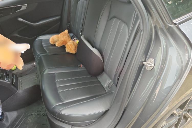 Used Audi A4L 2023 40 TFSI Luxury Dynamic Model Left Rear Seat