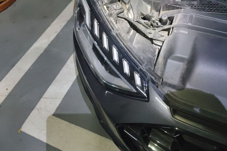 Used Audi A4L 2023 40 TFSI Luxury Dynamic Model Right Front Headlight