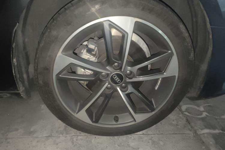 Used Audi A4L 2023 40 TFSI Fashion Dynamic Model Right Front Wheel Hub