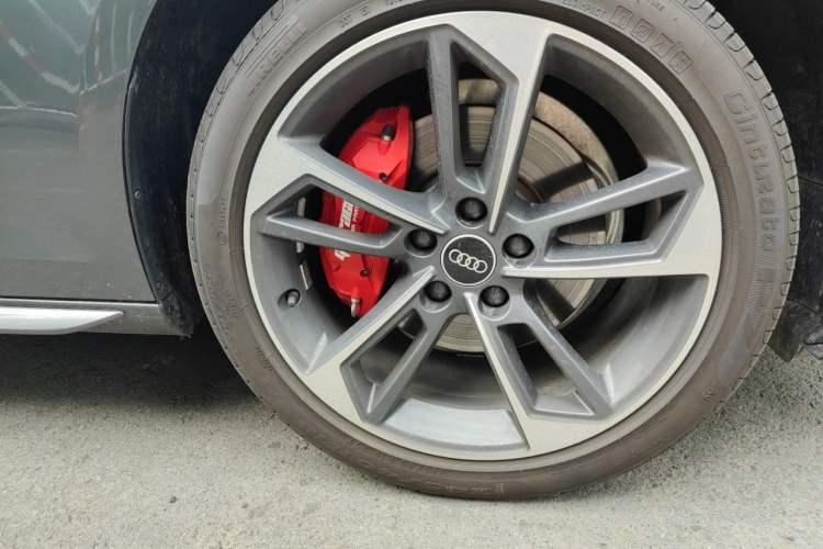 Used Audi A4L 2023 40 TFSI Fashion Dynamic Model Right Front Wheel Hub