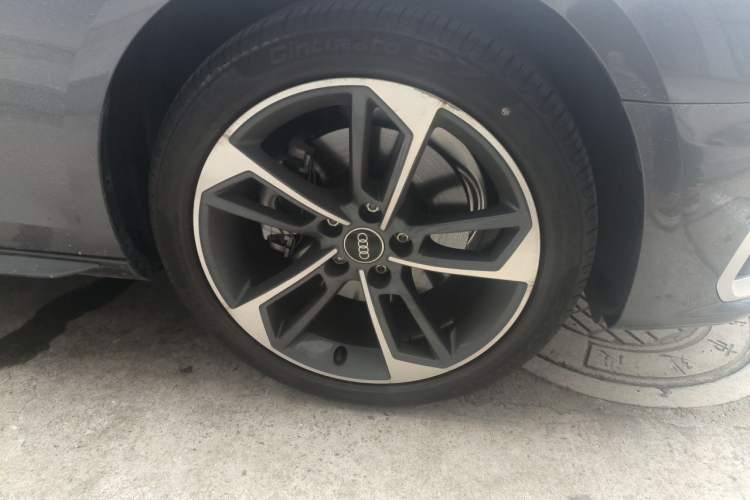 Used Audi A4L 2023 40 TFSI Fashion Dynamic Model Right Front Wheel Hub