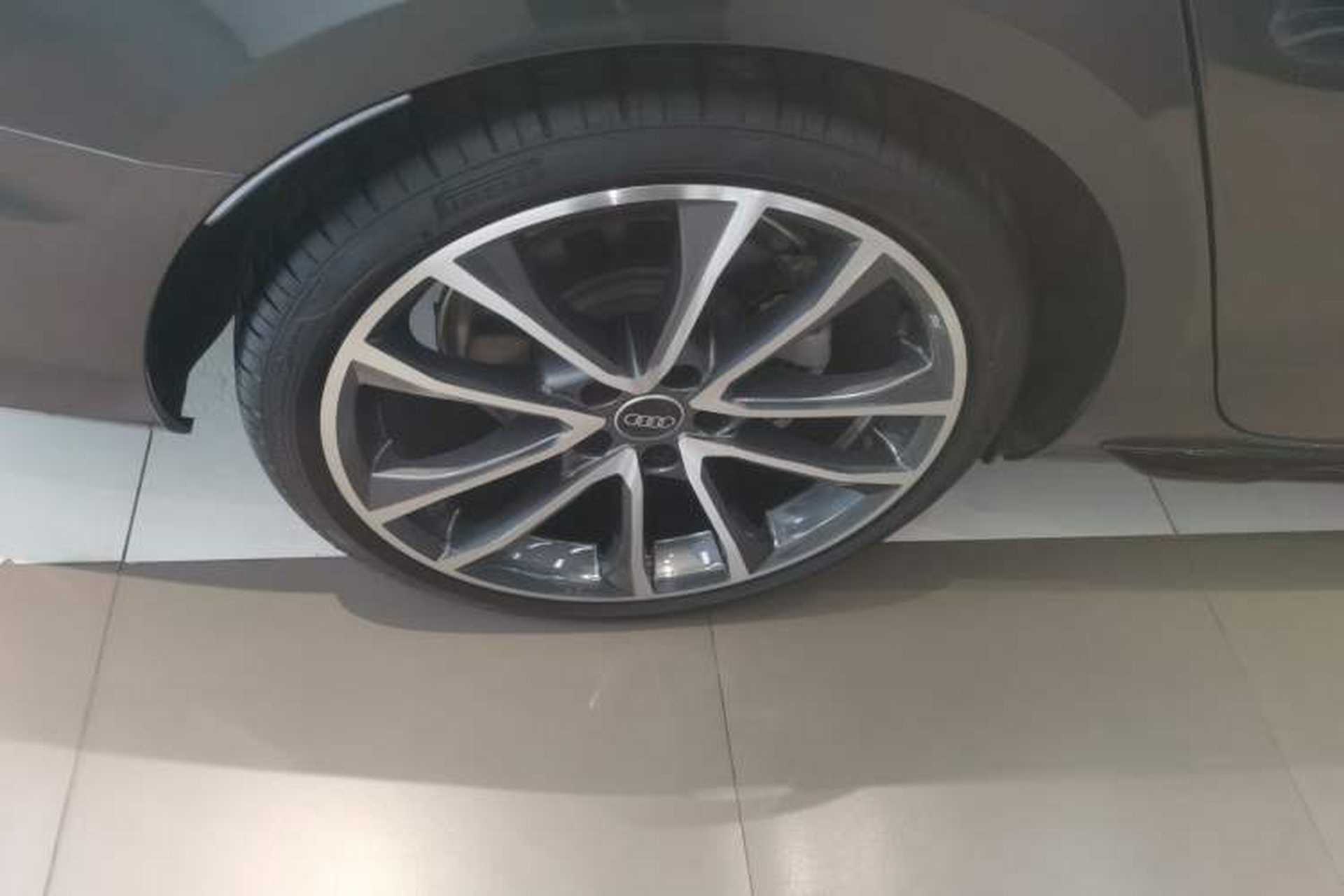 Used Audi A4L 2023 40 TFSI quattro Luxury Dynamic Edition Right Rear Wheel Hub