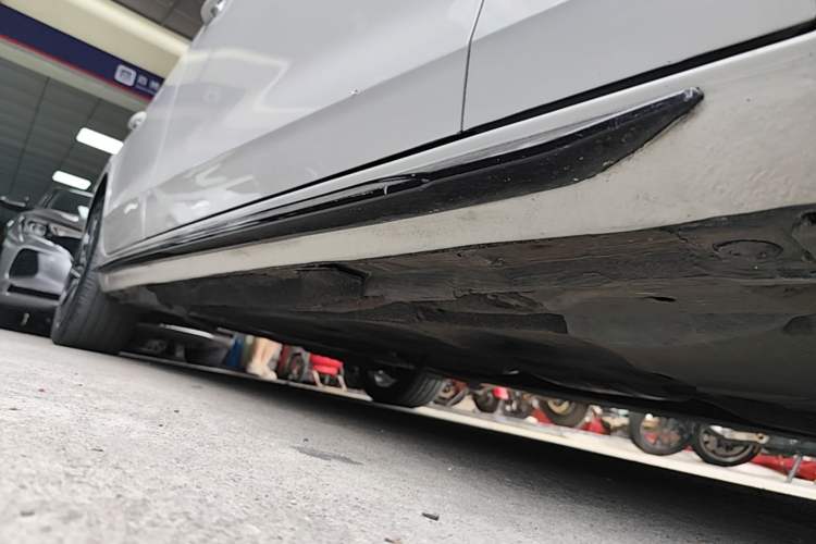 Used Audi A4L 2023 40 TFSI Luxury Dynamic Model Right Side Sill