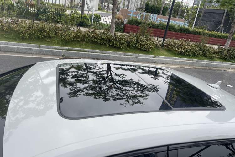 Used Audi A4L 2023 40 TFSI Luxury Dynamic Model Roof