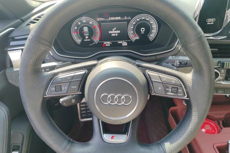 Used Audi A4L 2023 40 TFSI Luxury Dynamic Model Steering Wheel
