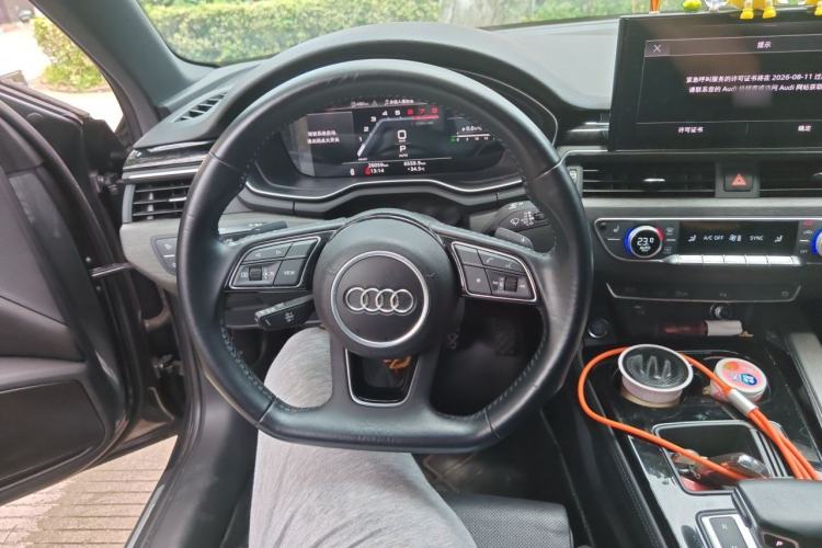 Used Audi A4L 2023 40 TFSI Luxury Dynamic Model Steering Wheel