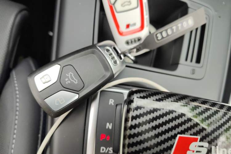 Used Audi A4L 2023 40 TFSI Fashion Dynamic Model Vehicle Key
