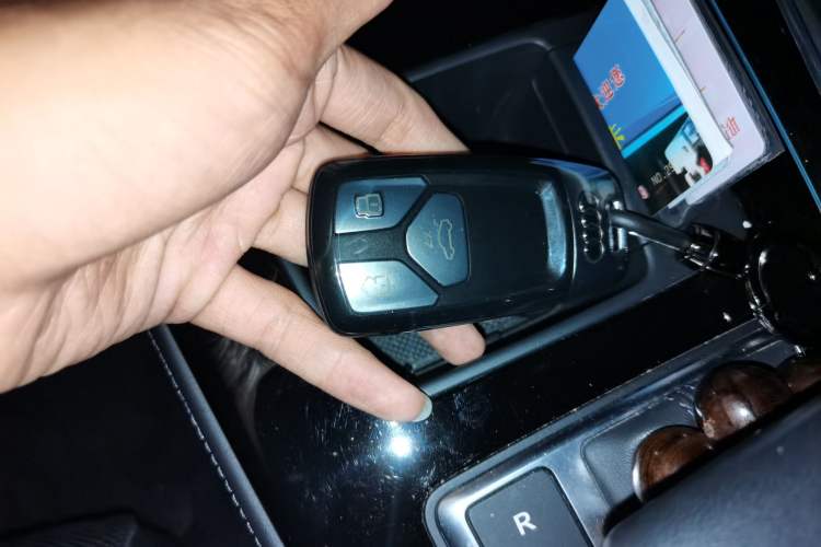 Used Audi A4L 2023 40 TFSI Luxury Dynamic Model Vehicle Key