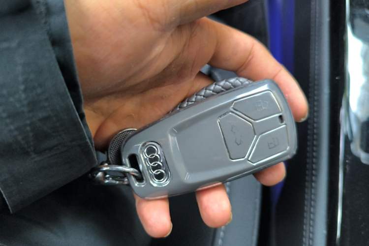 Used Audi A4L 2023 40 TFSI Luxury Dynamic Model Vehicle Key