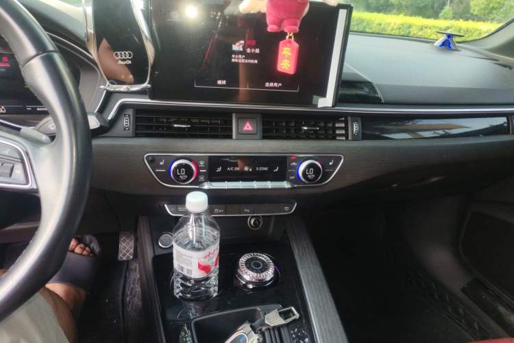 Used Audi A4L 2023 40 TFSI Luxury Dynamic Model Audio And AC Panel