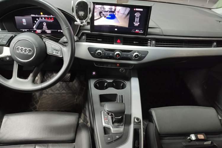 Used Audi A4L 2023 40 TFSI Fashion Dynamic Model Audio And AC Panel