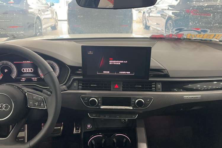 Used Audi A4L 2023 40 TFSI quattro Luxury Dynamic Edition Audio And AC Panel