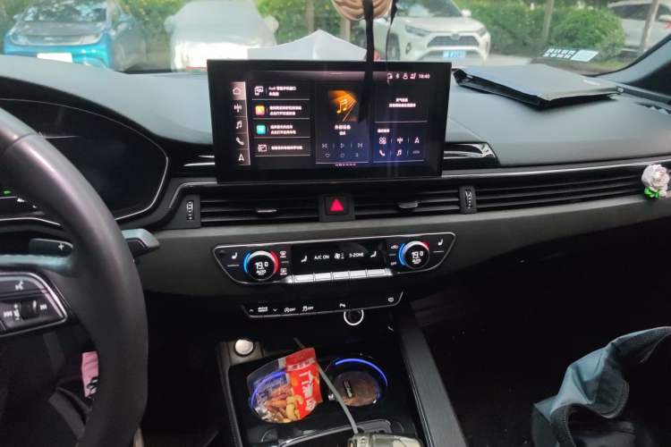 Used Audi A4L 2023 40 TFSI Luxury Dynamic Model Audio And AC Panel