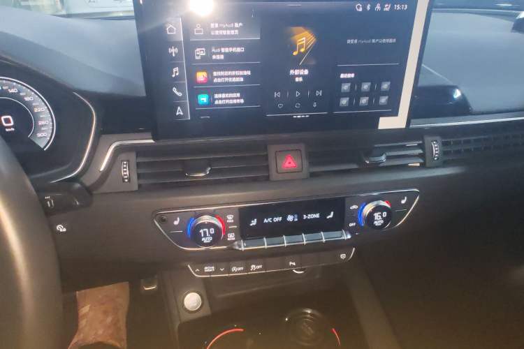 Used Audi A4L 2023 40 TFSI Luxury Dynamic Model Audio And AC Panel