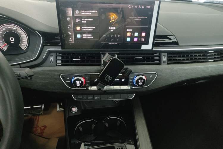 Used Audi A4L 2023 40 TFSI Luxury Dynamic Model Audio And AC Panel