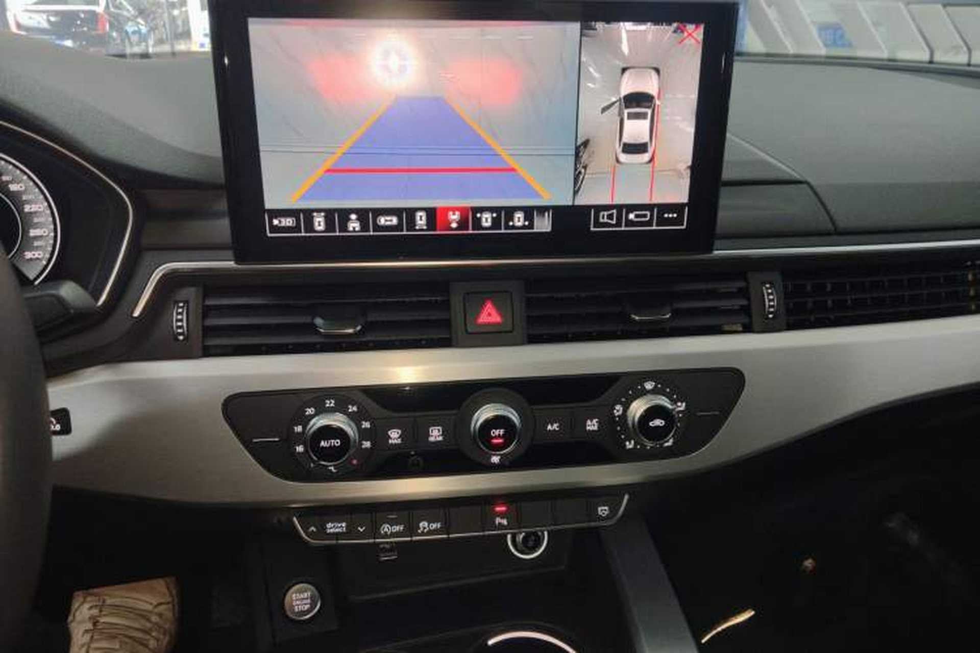 Used Audi A4L 2023 40 TFSI Fashion Dynamic Model Audio And AC Panel