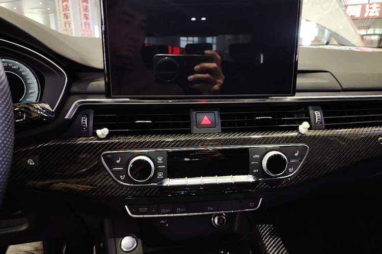 Used Audi A4L 2023 40 TFSI Luxury Dynamic Model Audio And AC Panel