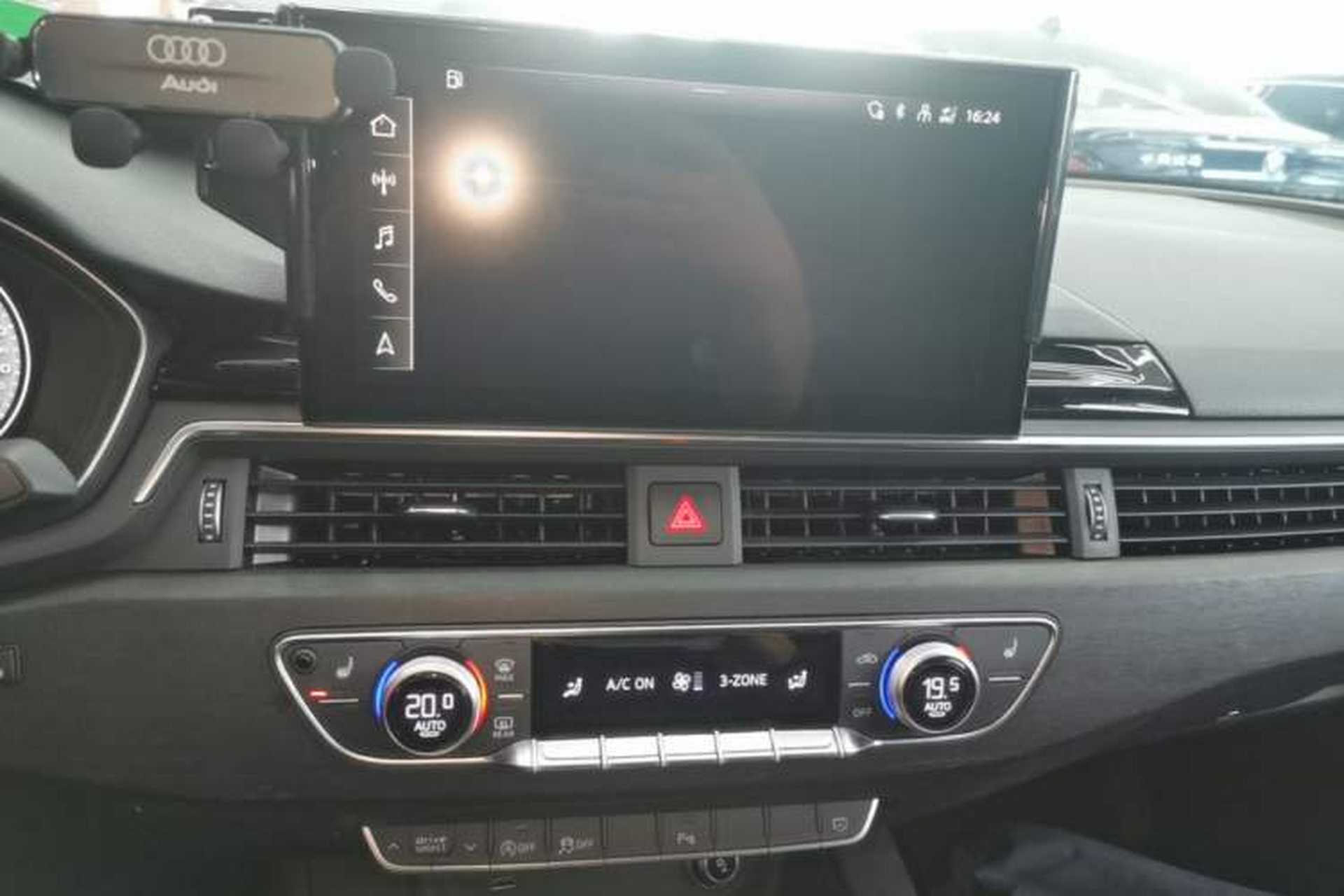 Used Audi A4L 2023 40 TFSI Luxury Dynamic Model Audio And AC Panel